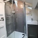בית נופש Cosy Within Walking Distance Of Shops, Pubs In With Wood Burning Stove אמבלסייד