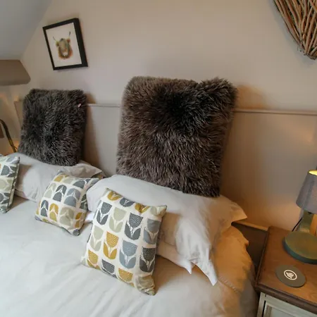 Cosy Within Walking Distance Of Shops, Pubs In With Wood Burning Stove Ferienhaus Ambleside