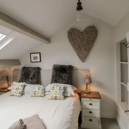 Cosy Within Walking Distance Of Shops, Pubs In With Wood Burning Stove Ferienhaus