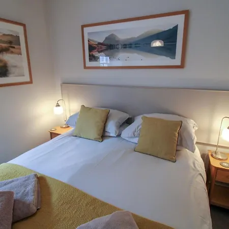 Cosy Within Walking Distance Of Shops, Pubs In With Wood Burning Stove Ambleside